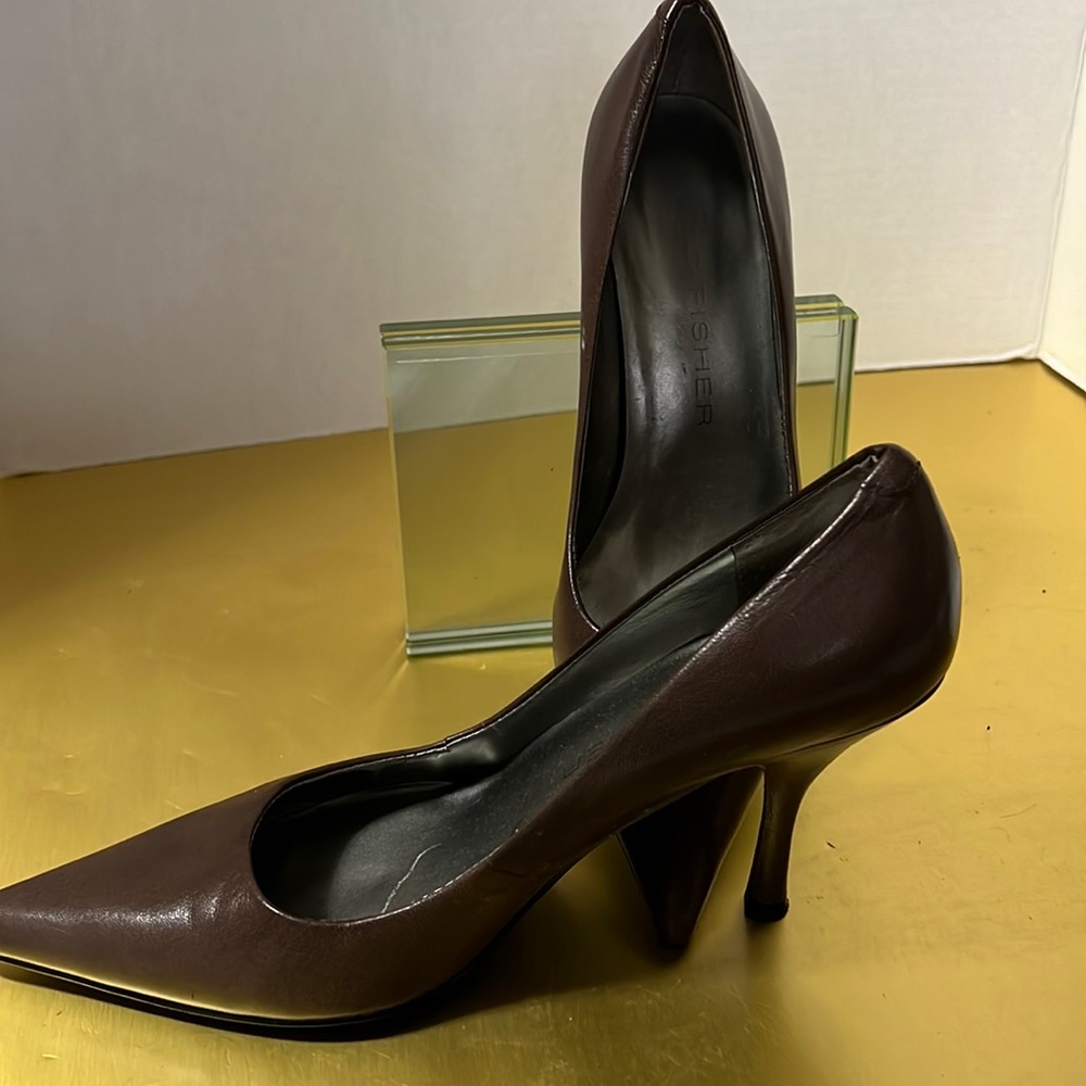 Ladies leather chocolate brown 3 1/2 inch heel pump by Marc Fisher